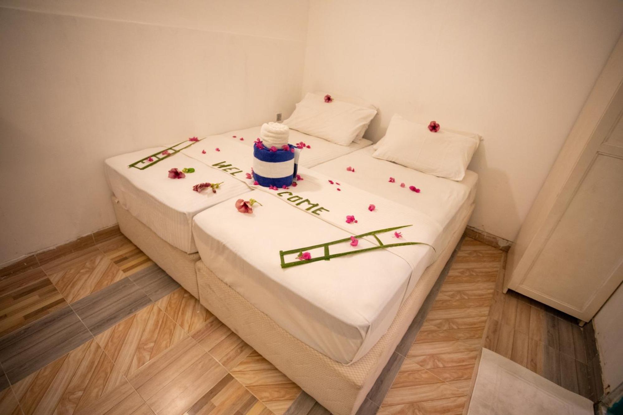 iHaven Thulusdhoo Hotel Buitenkant foto