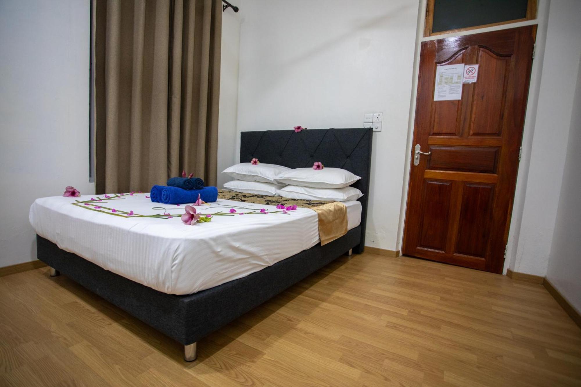 iHaven Thulusdhoo Hotel Buitenkant foto