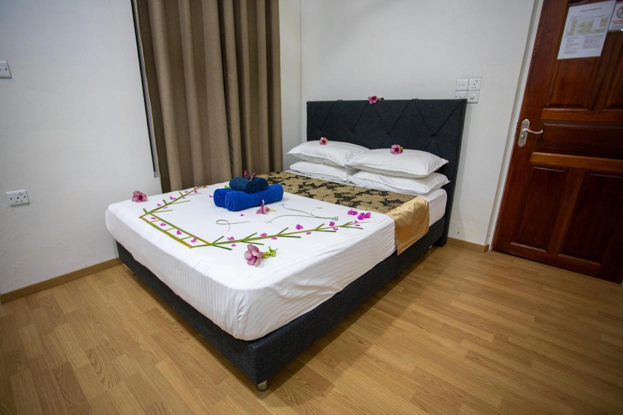 iHaven Thulusdhoo Hotel Buitenkant foto